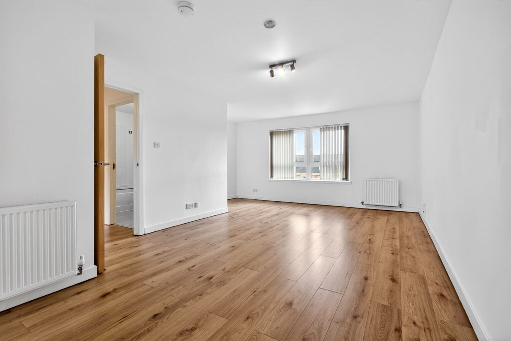 Property photo 3 of 40