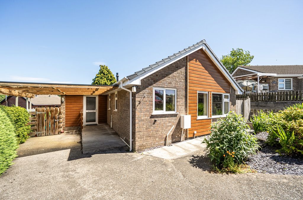 Property photo 1 of 19 1469741-4-6A1Ad1B...