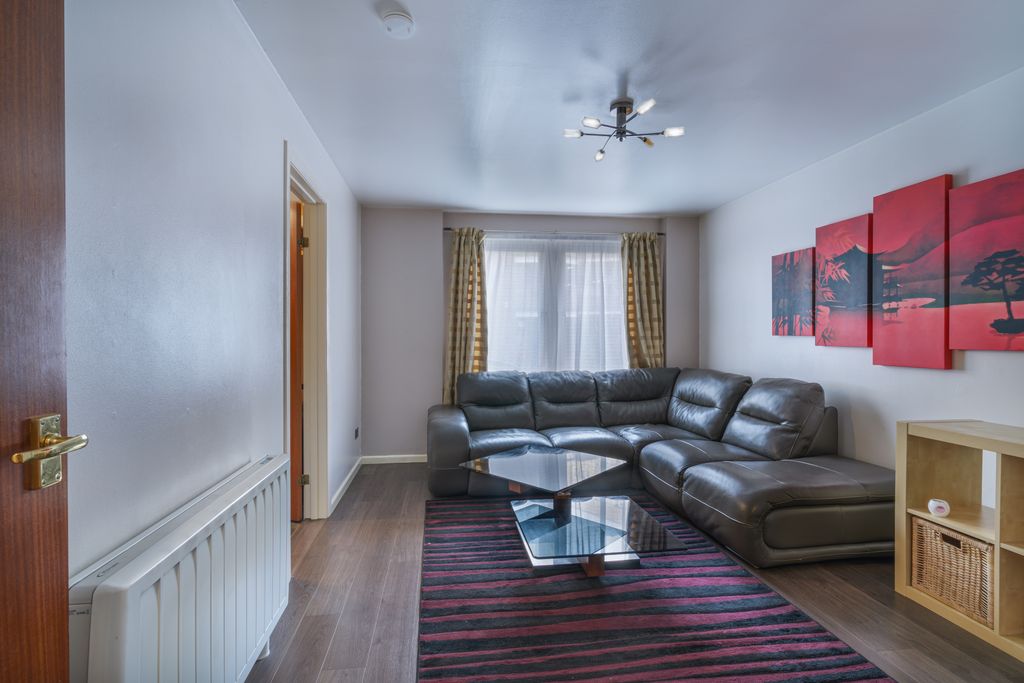 Property photo 2 of 8