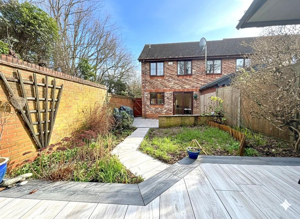 Property photo 3 of 17 Gemini_Generated_Image_Gaylngaylngaylng.Jpg