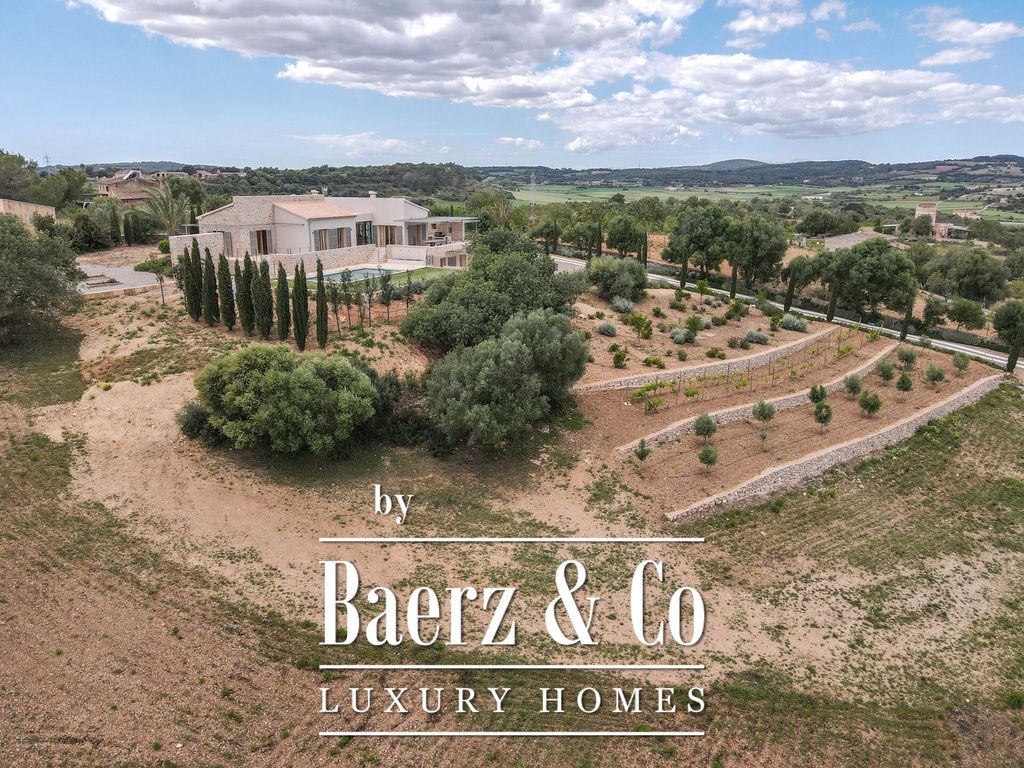 Property photo 2 of 40