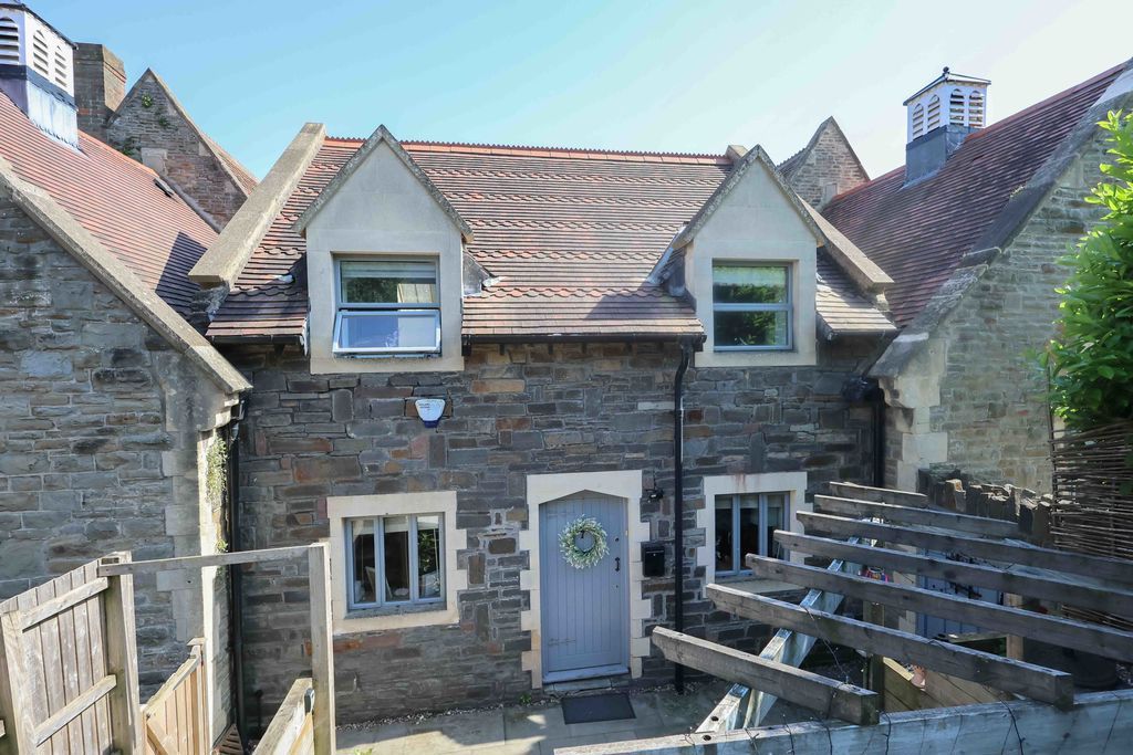 Property photo 1 of 17 Front