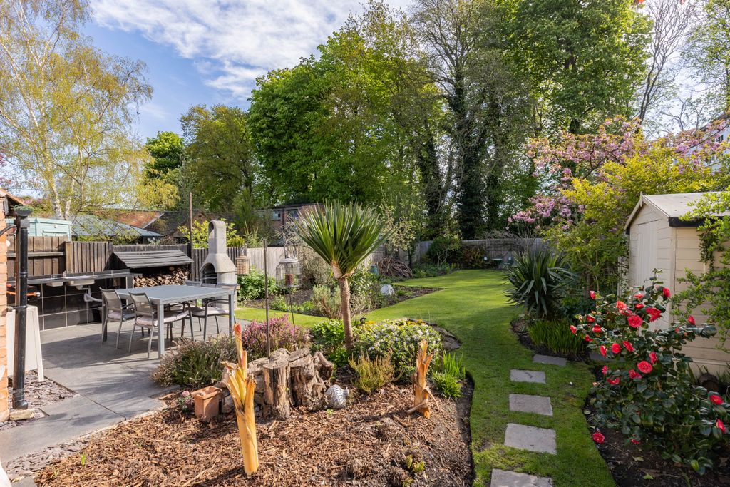 Property photo 3 of 23