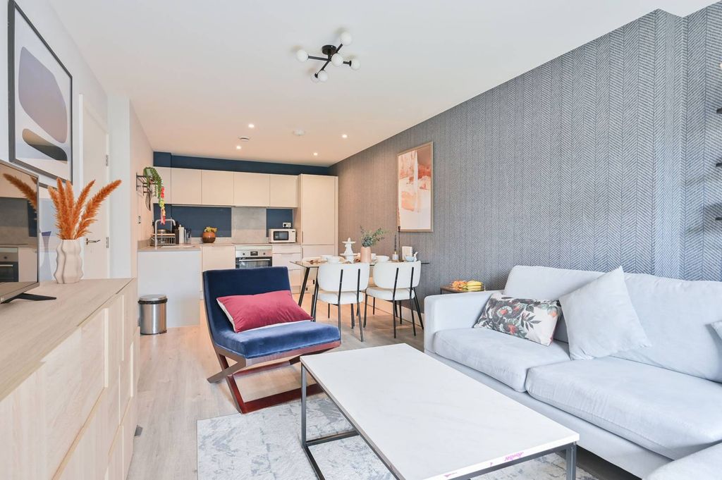 Property photo 2 of 16