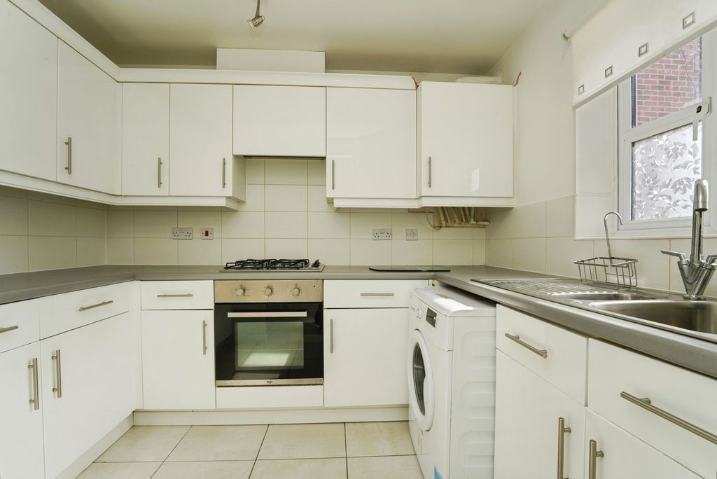 Property photo 2 of 16 Photo