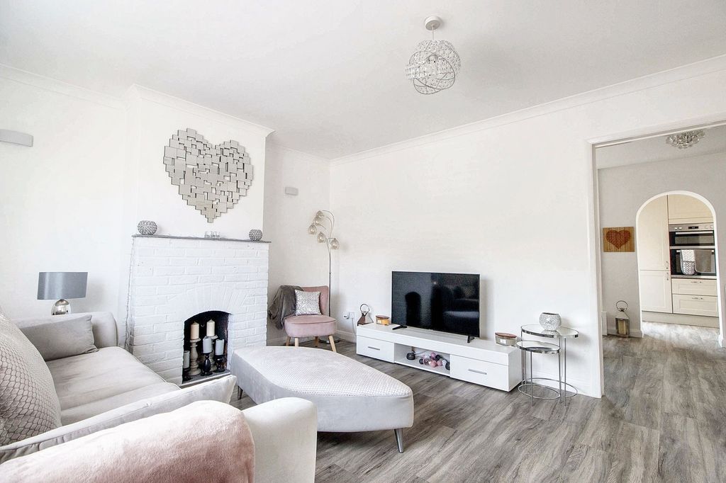 Property photo 2 of 16