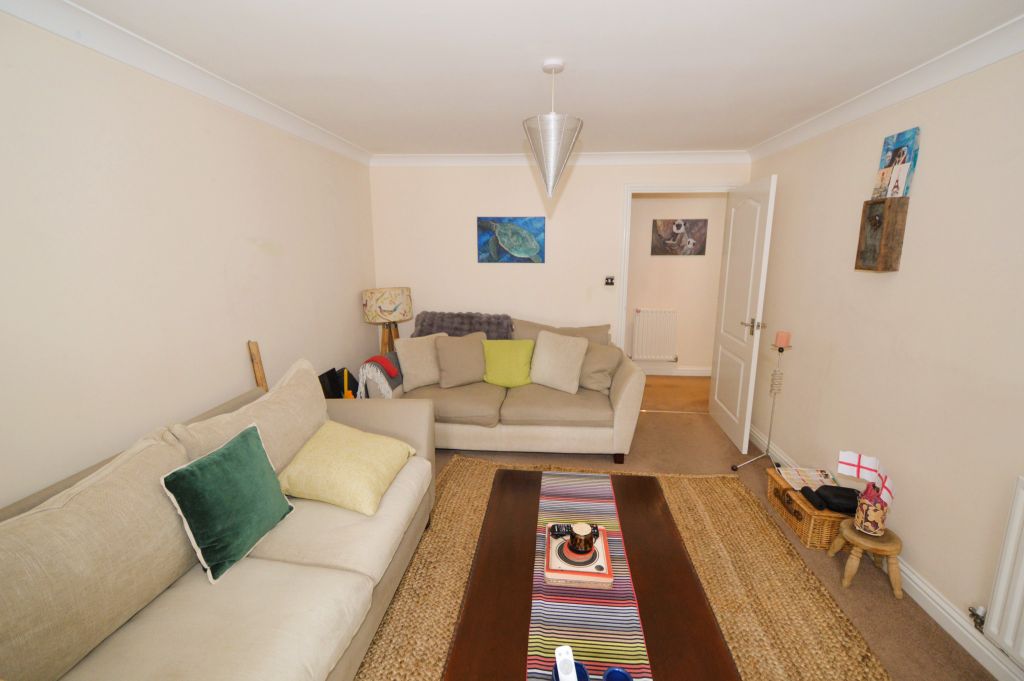 Property photo 3 of 10 Lounge