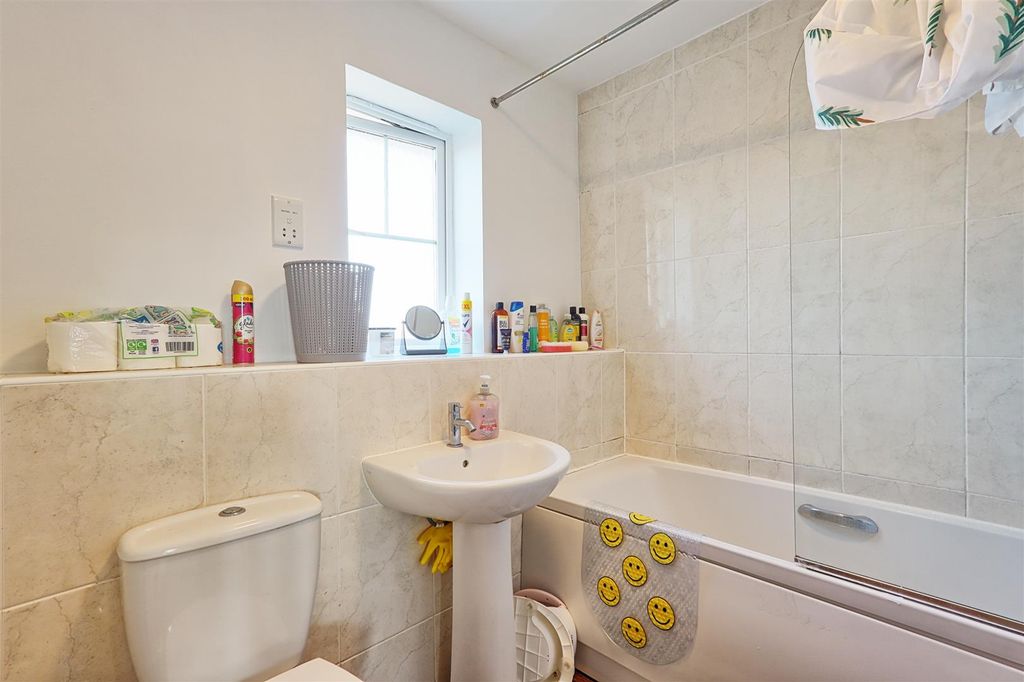 Property photo 3 of 7 Img_6242_3_4_Easyhdr-Interior3.Jpg