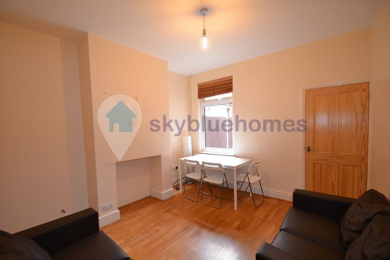 Property photo 3 of 7 Photo 2