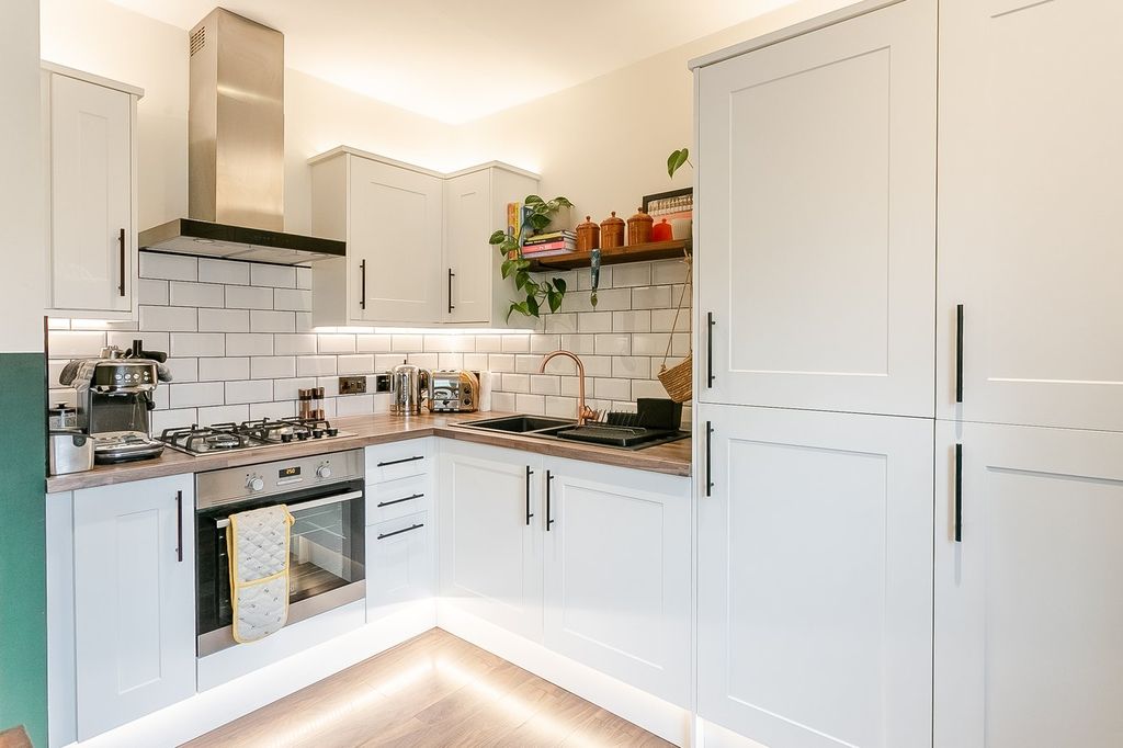 Property photo 3 of 24