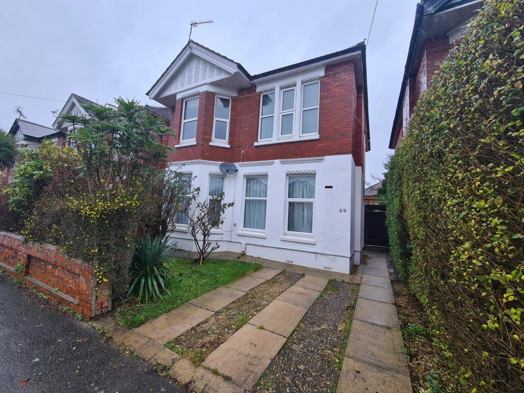 Property photo 2 of 11