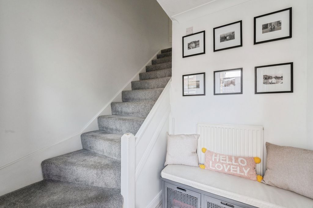 Property photo 2 of 10 Pbox-Img.Jpg