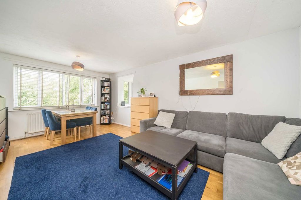 Property photo 2 of 7