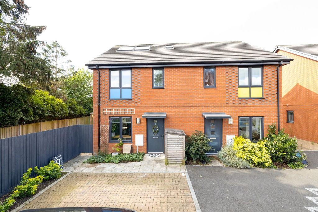 Property photo 2 of 32 Paignton Square1.Jpg