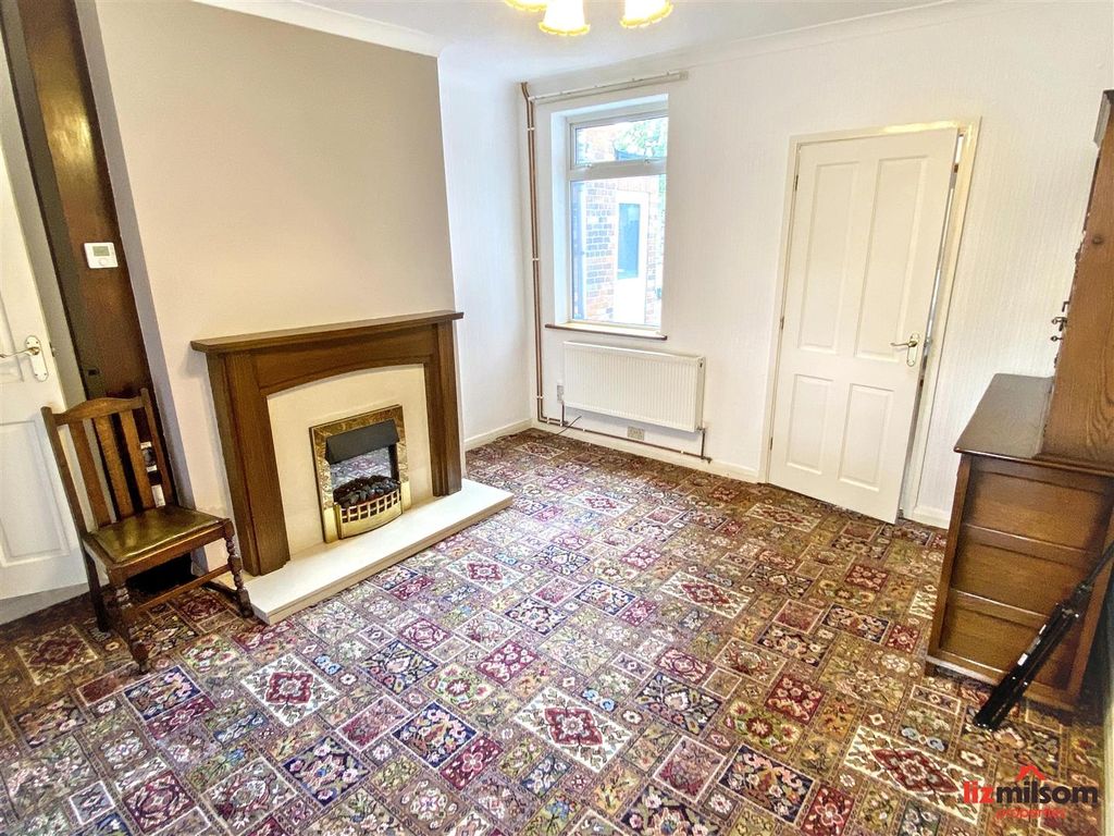 Property photo 3 of 16 Rear Reception/Dining Area