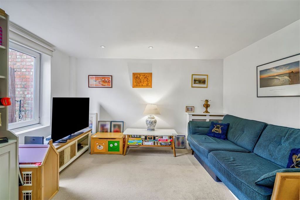 Property photo 3 of 9