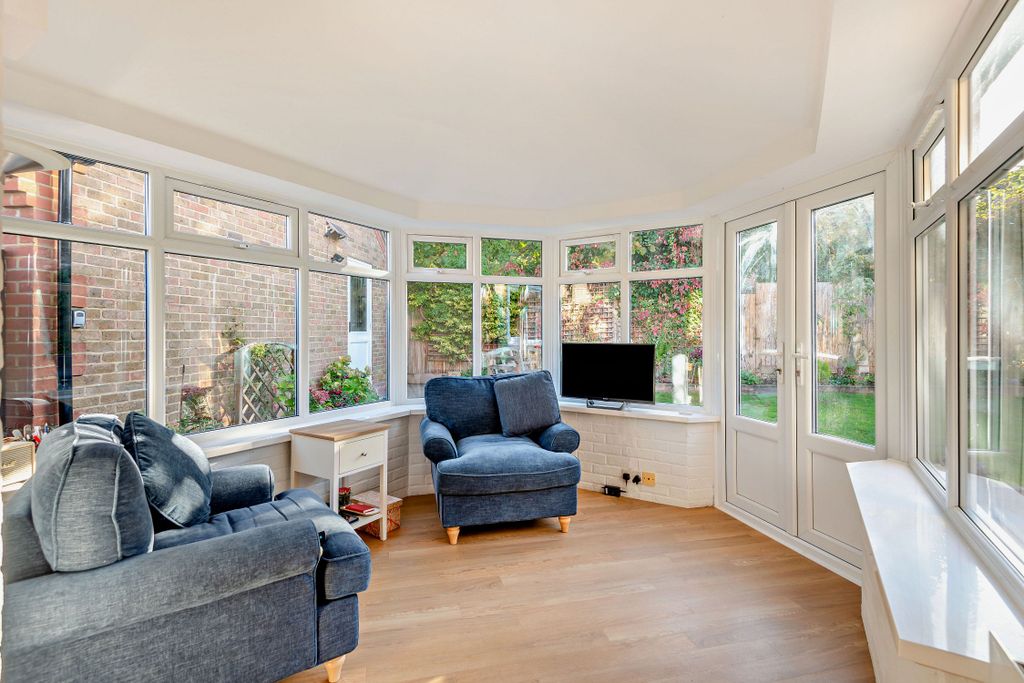 Property photo 3 of 20 Conservatory