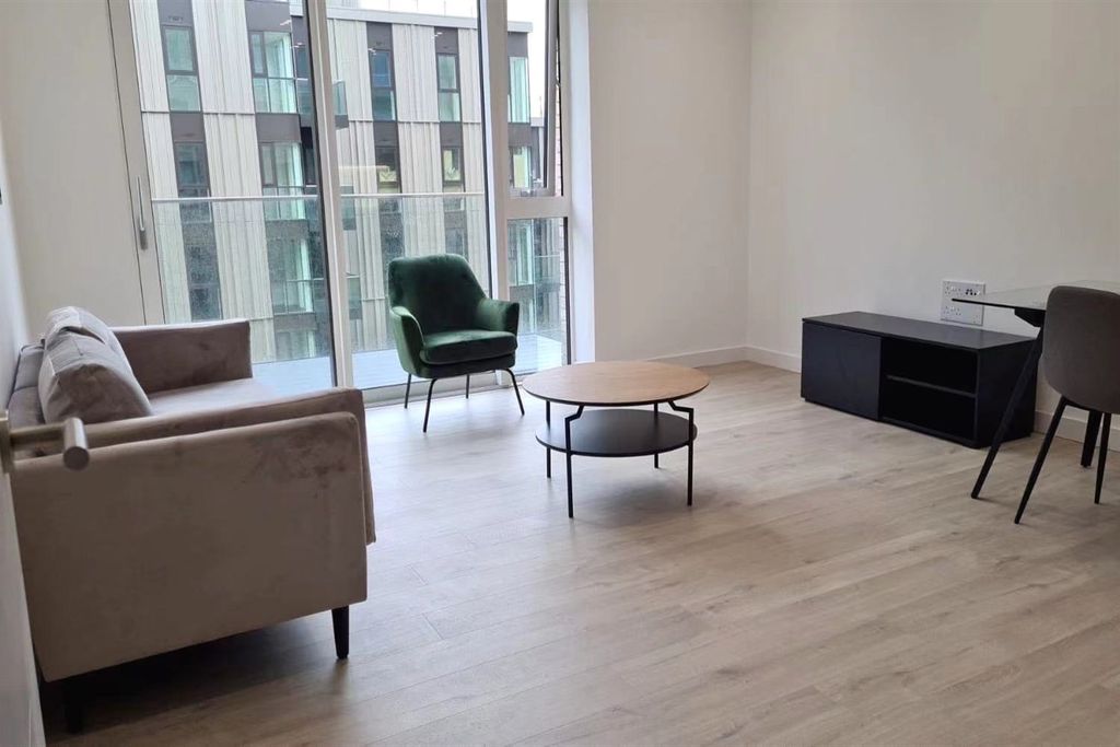 Property photo 2 of 11 Open Plan