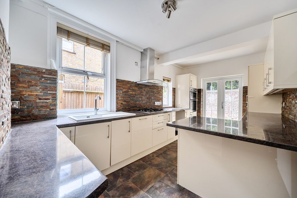 Property photo 3 of 20 1463998-8-6A05Ae3...
