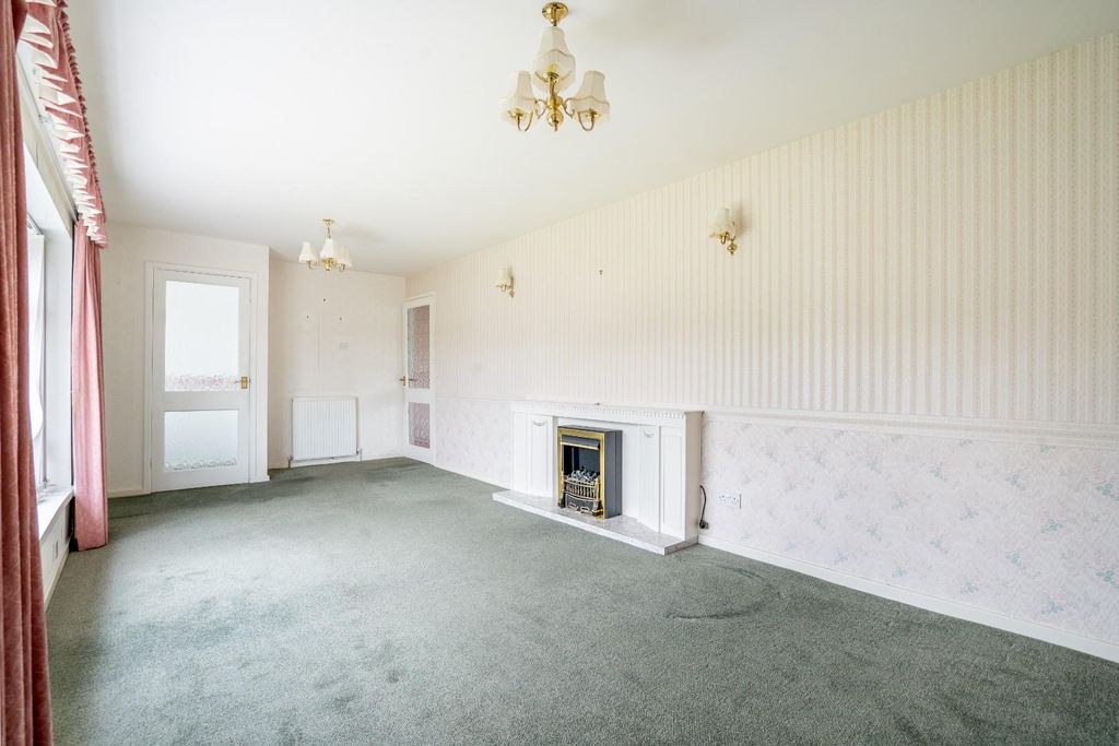 Property photo 3 of 15 Living Room