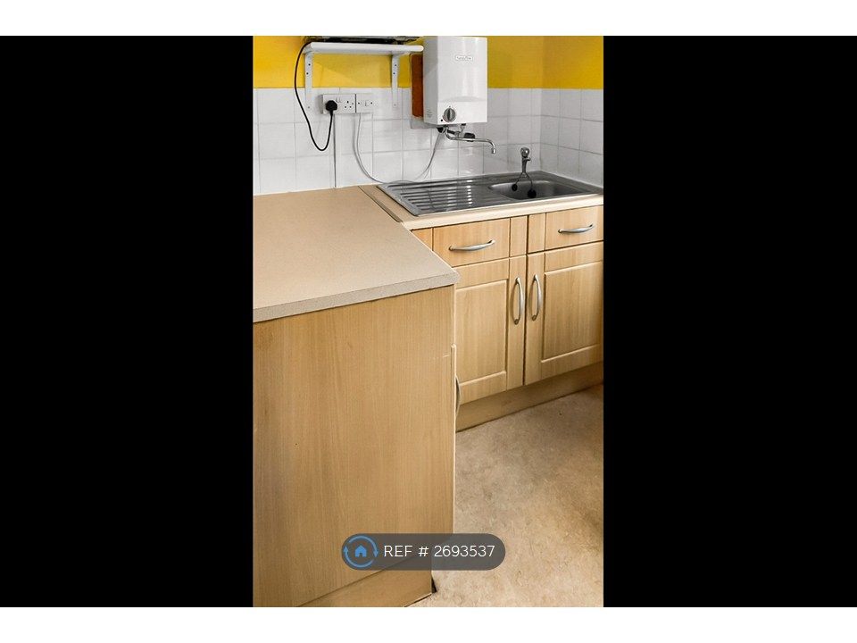 Property photo 2 of 4 Kitchen