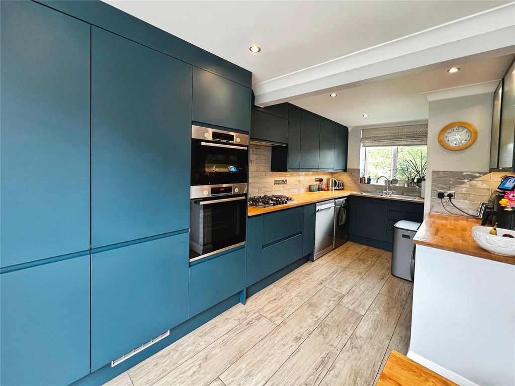 Property photo 2 of 14 Kitchen