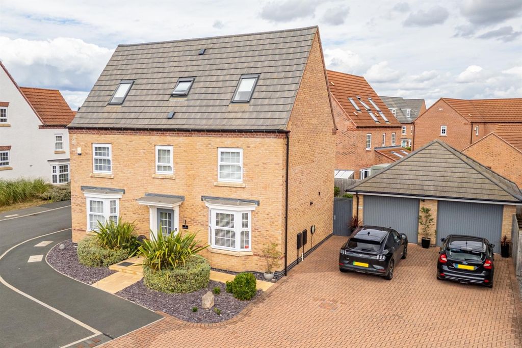 Property photo 1 of 24