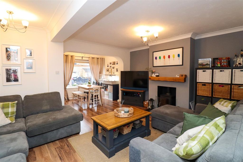 Property photo 2 of 13 Living/Dining Room