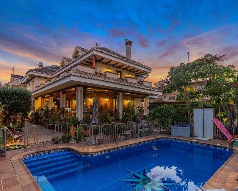 Property photo 1 of 50