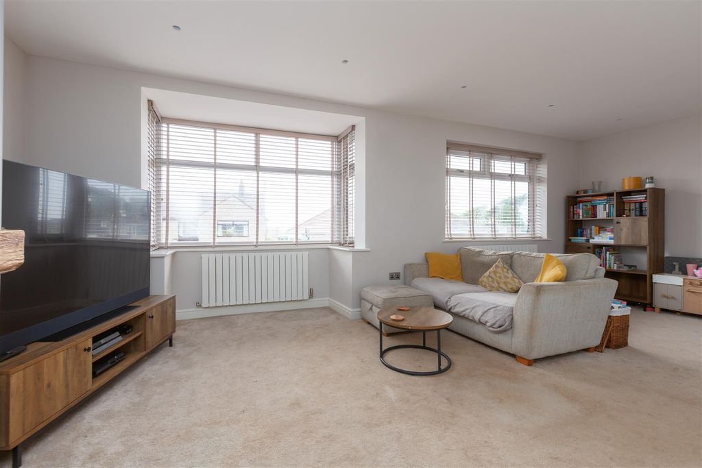 Property photo 3 of 21