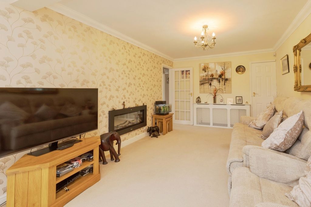 Property photo 3 of 17 Photo