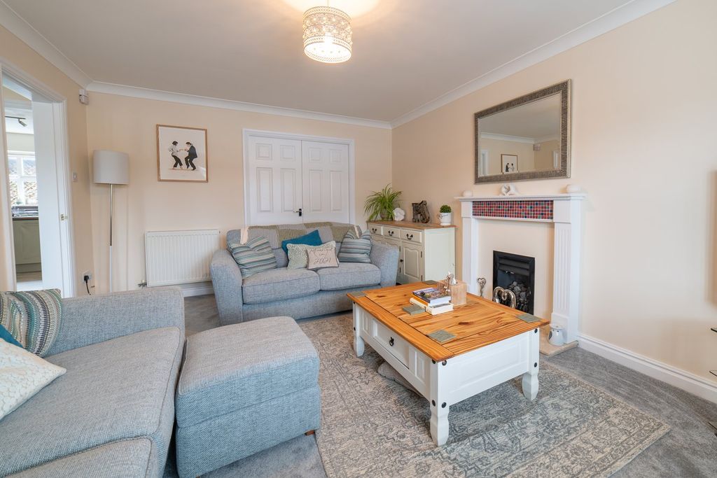 Property photo 2 of 19