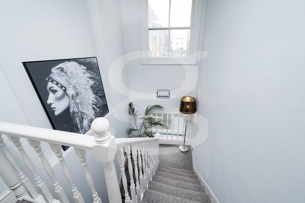 Property photo 3 of 14 W13.Jpg