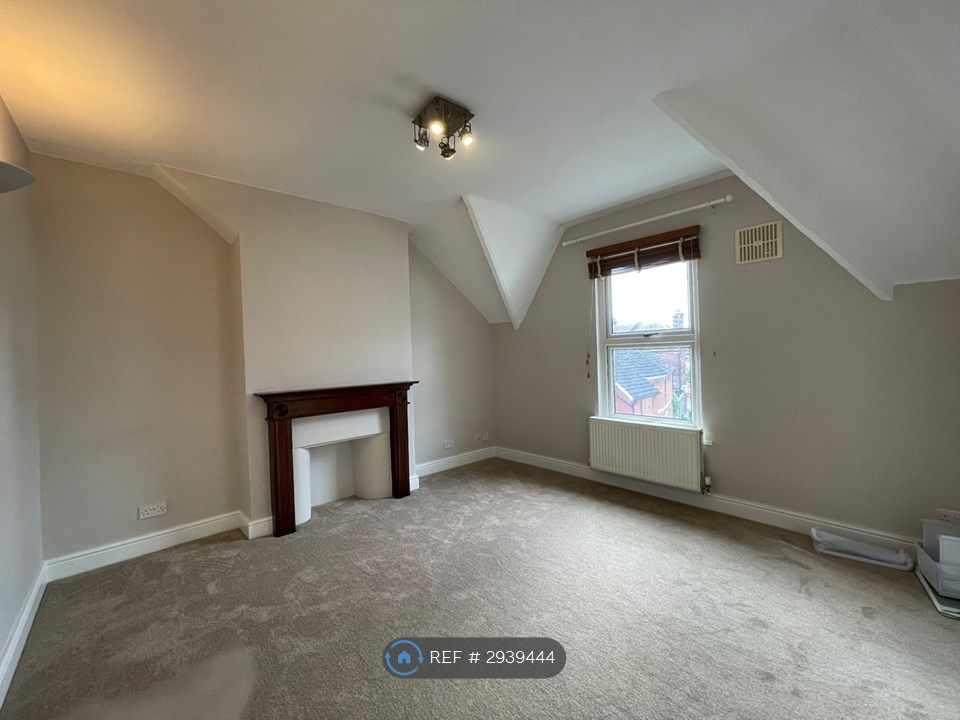 Property photo 1 of 7 Living Room