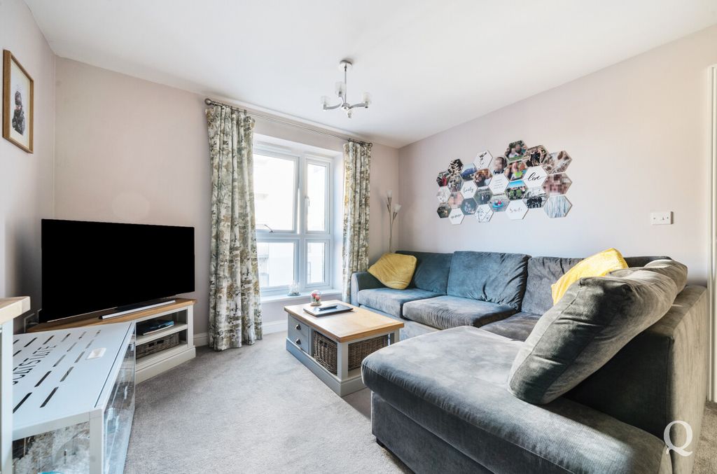 Property photo 2 of 18 36Ea62Ab-B275-41F...