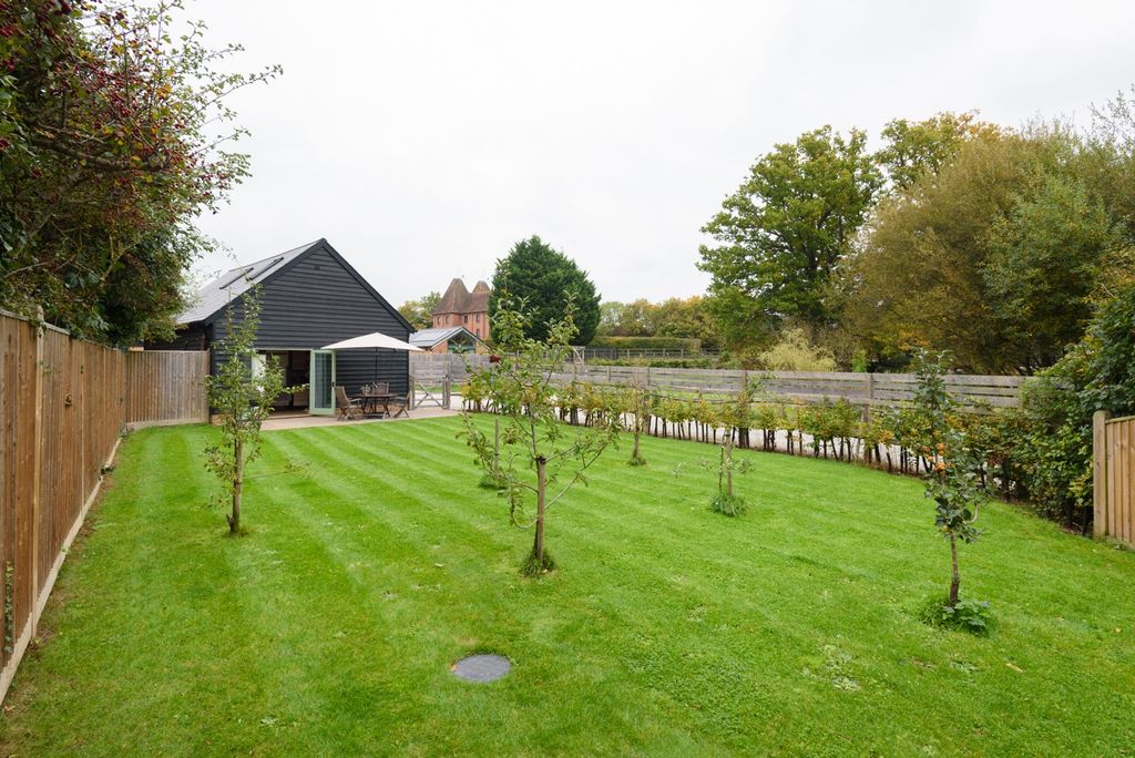 Property photo 2 of 22 4620772