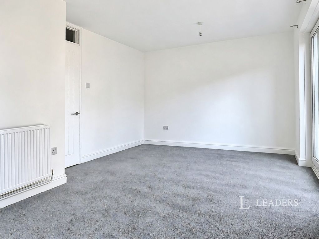 Property photo 3 of 11 3