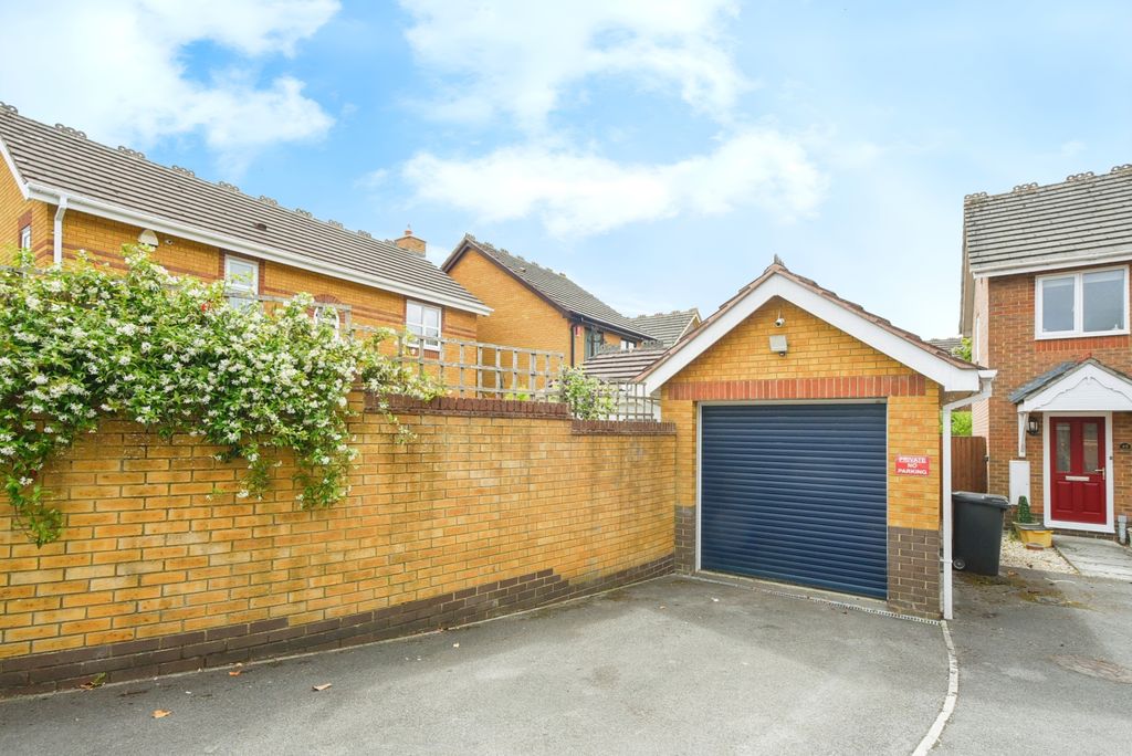 Property photo 2 of 22