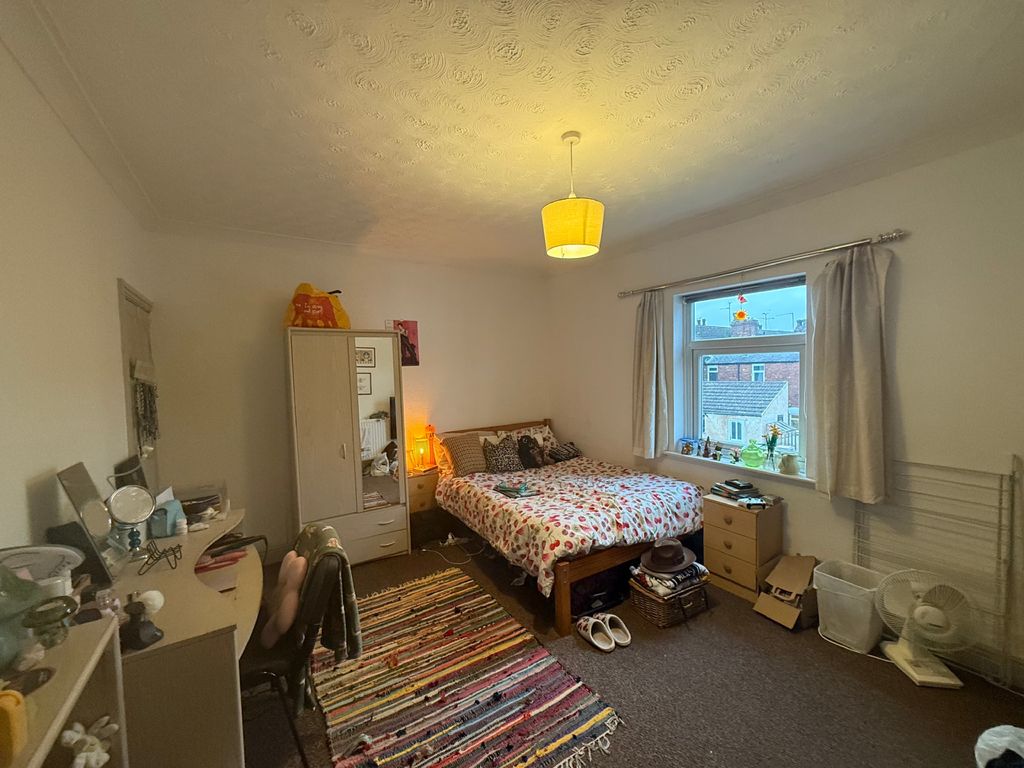 Property photo 3 of 8 Bedroom 2