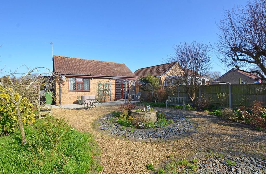 Property photo 3 of 14 3 - Garden-_2_