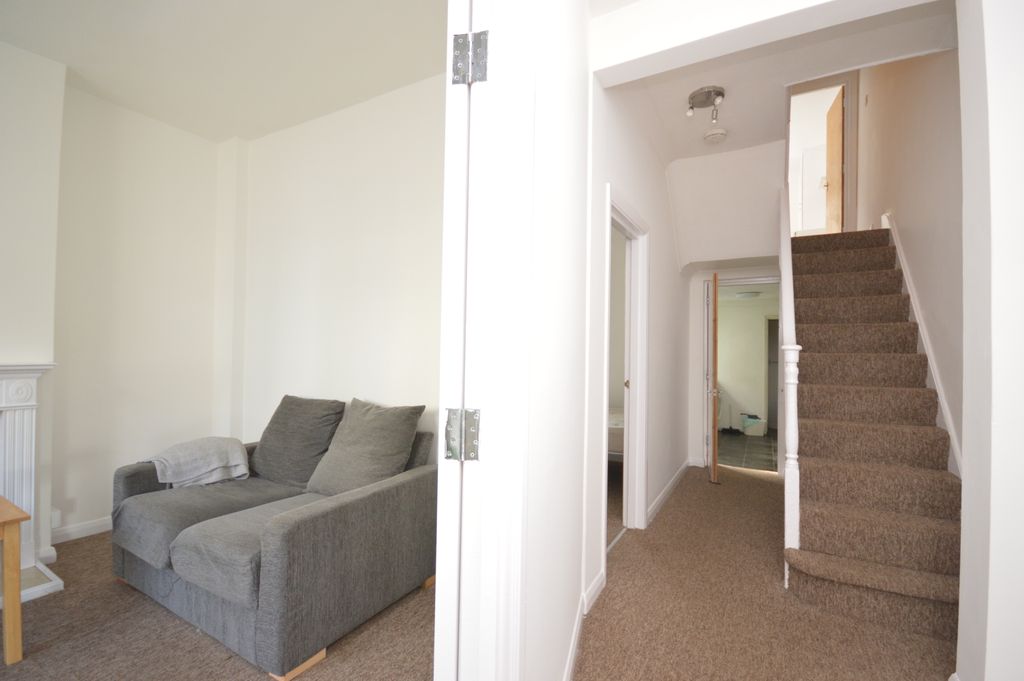 Property photo 3 of 10 Photo 04