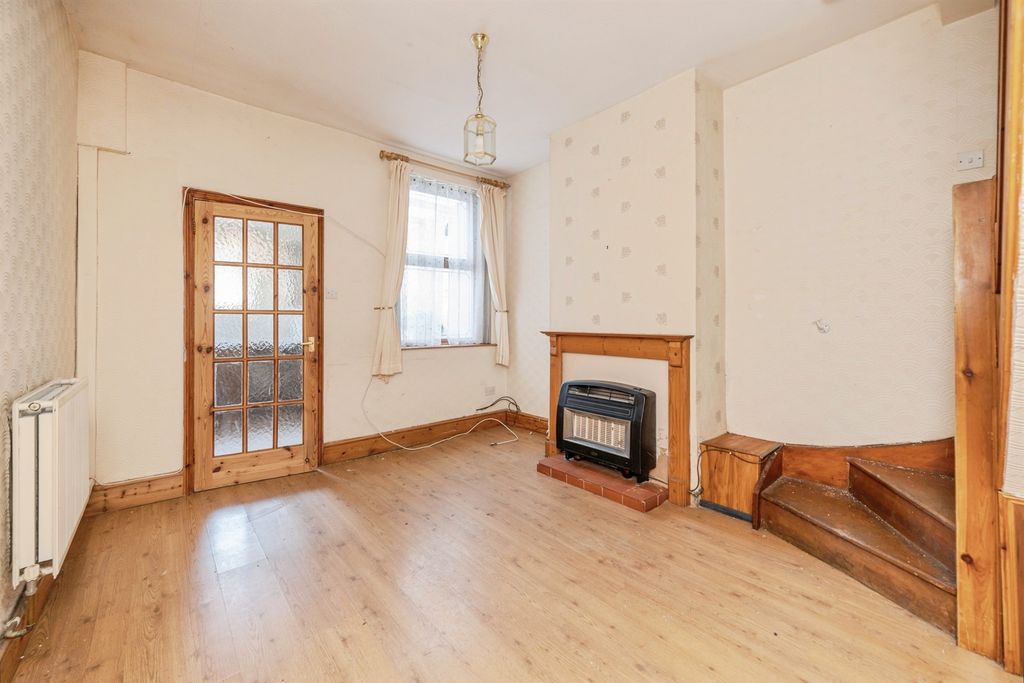 Property photo 2 of 18