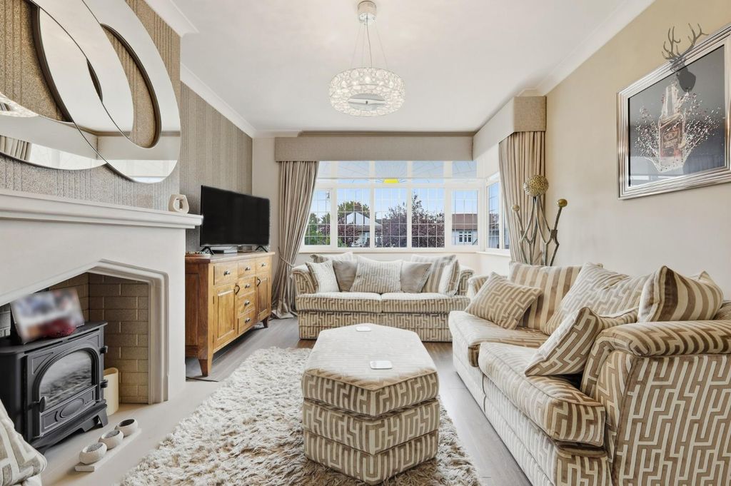 Property photo 3 of 22