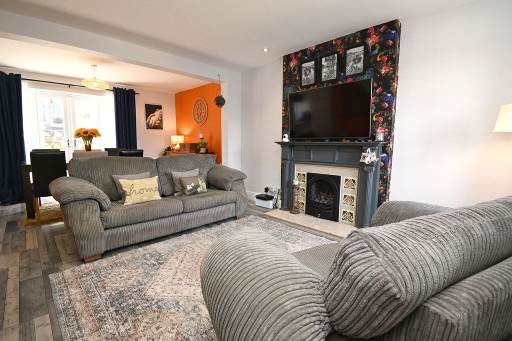 Property photo 3 of 24