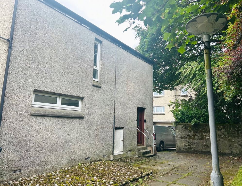 Property photo 2 of 10 Front View