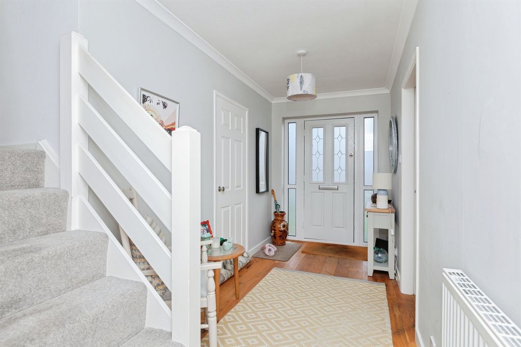 Property photo 3 of 23