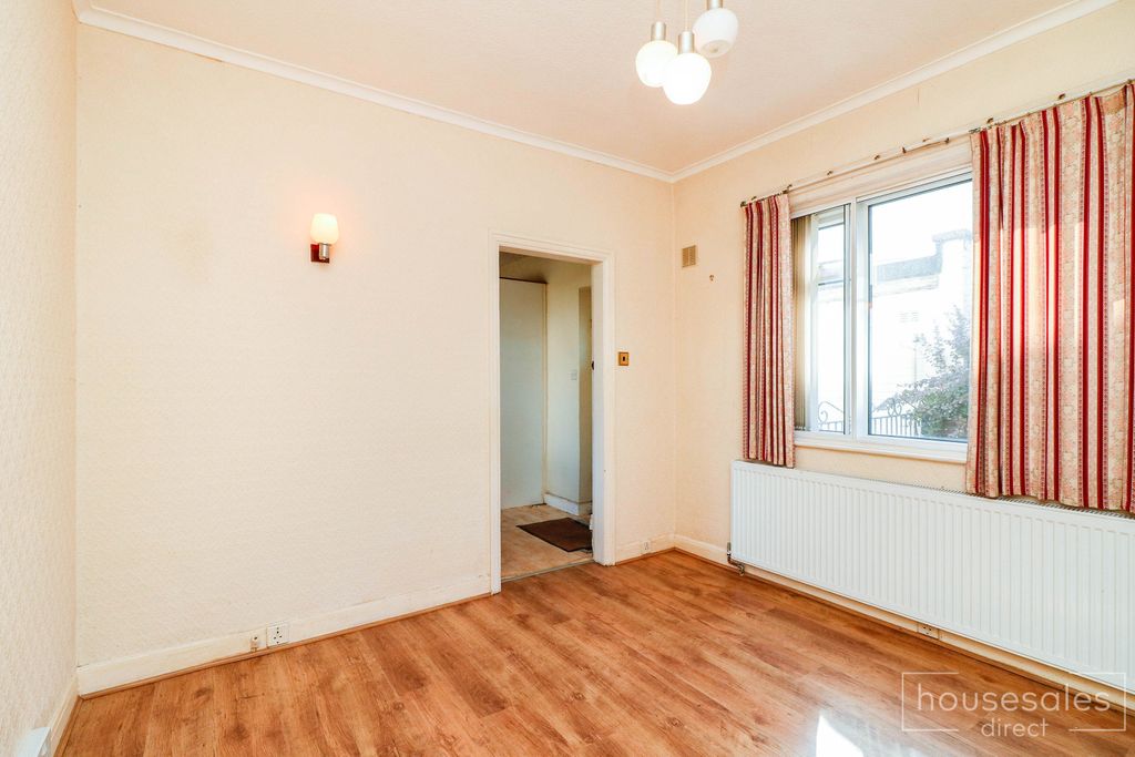Property photo 3 of 14