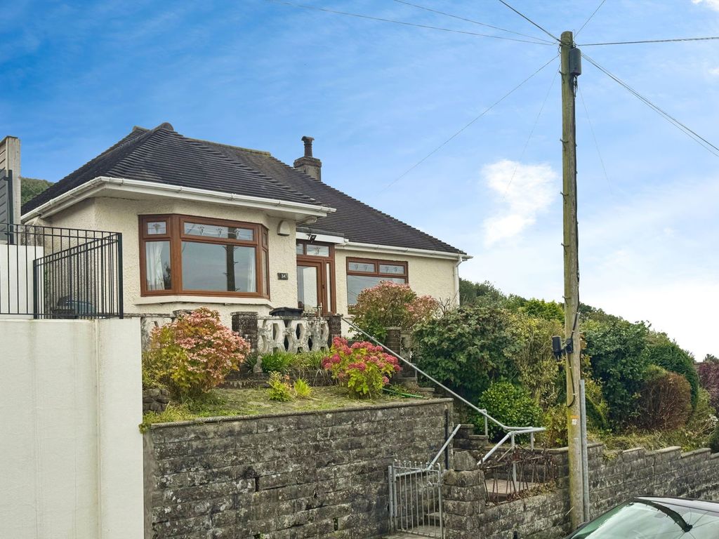 Property photo 1 of 28