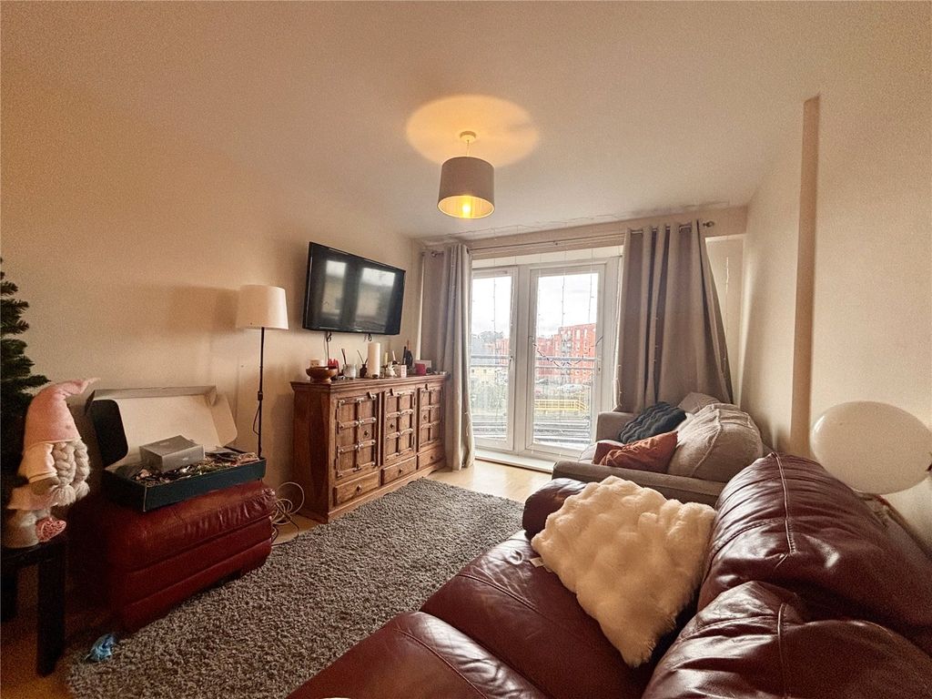 Property photo 3 of 13 Picture No. 11