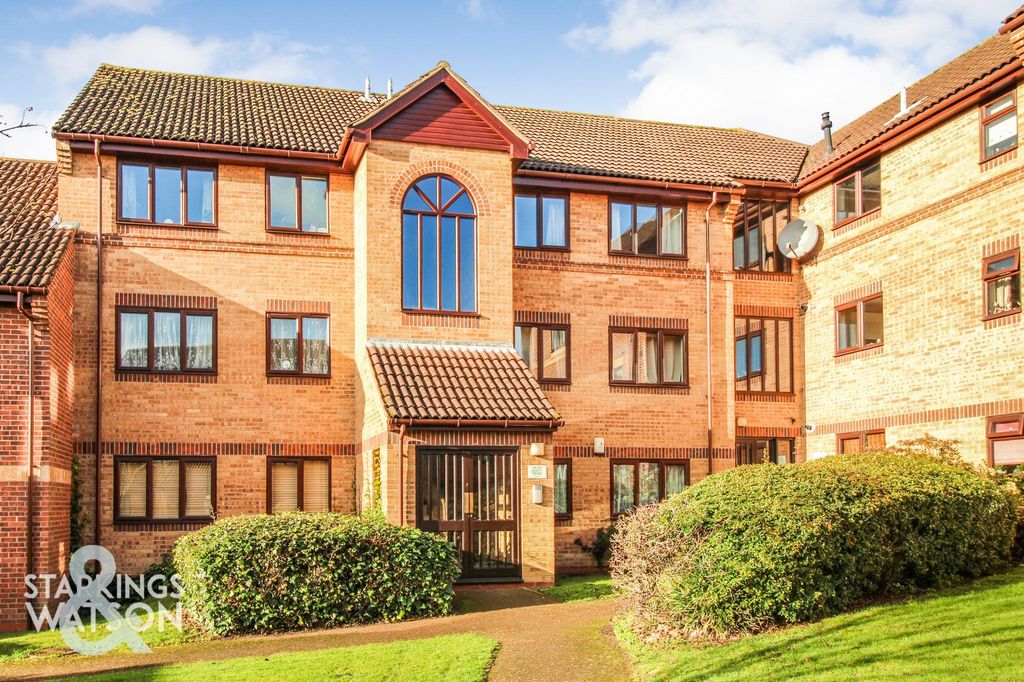 Property photo 1 of 8